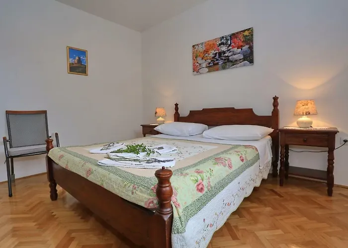 Romansa Apartment *
