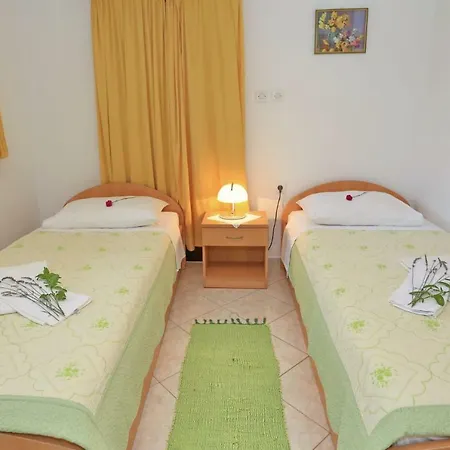 Romansa Apartment *