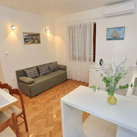 Romansa Apartment *