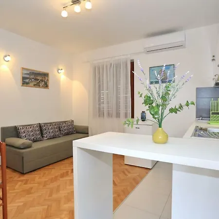Romansa Apartment